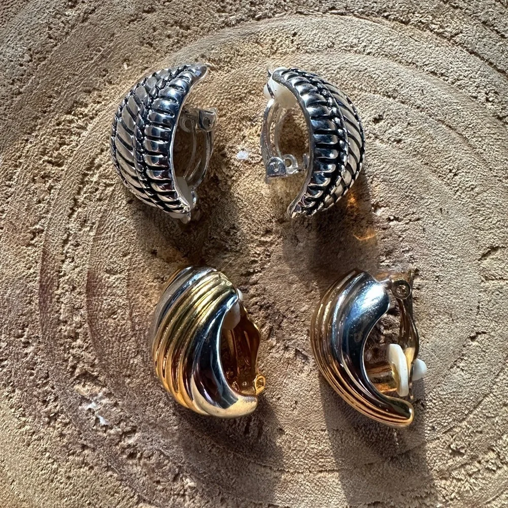 Bundles vintage clip-on earrings